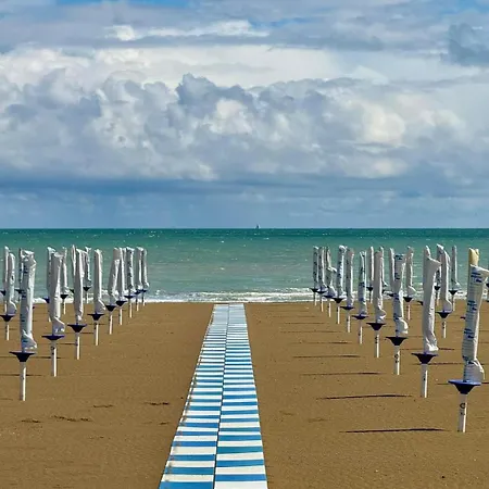 De Lux 3min From The Beach, Swimming Pool, Parking Appartamento *